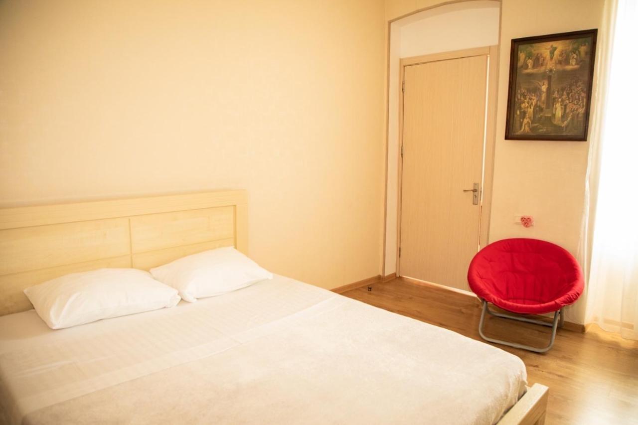 Natali Hotel Tbilisi Buitenkant foto